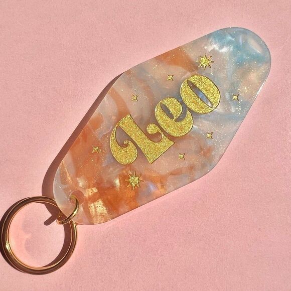 Leo Engraved Gold Glitter Resin Horoscope Motel Keychain - Picture 1 of 5